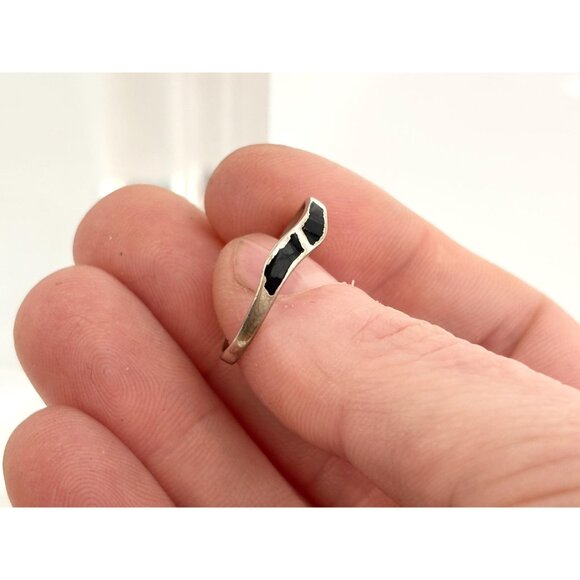 Dainty Black Enameled Cocktail 925 Sterling Silver Vintage Ring - sz 7.75 - Picture 8 of 13